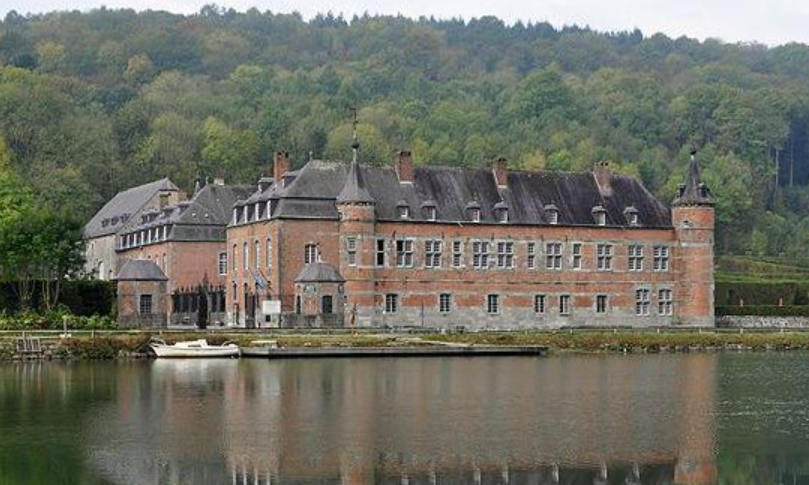Château de Bonlez, Bas-Bonlez, Belgium